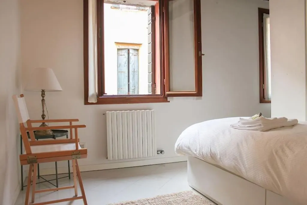 Casa vacanze Erbe Canal View Private House Venezia Italia