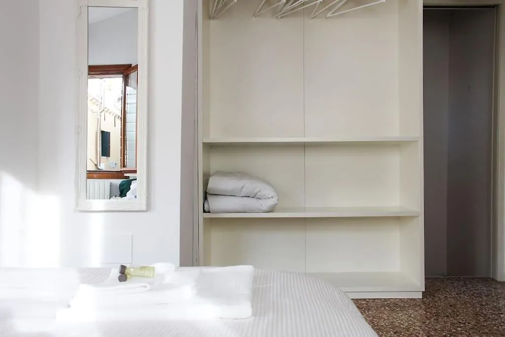 Casa vacanze Erbe Canal View Private House Venezia
